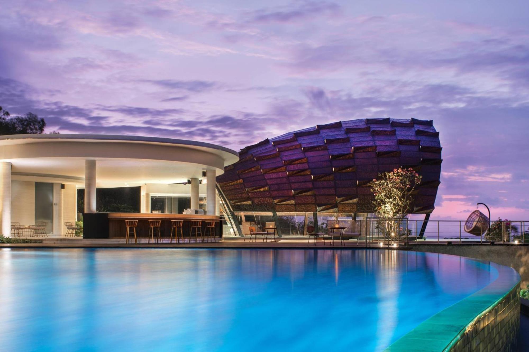 Resort Renaissance Bali Uluwatu Resort & Spa 5*