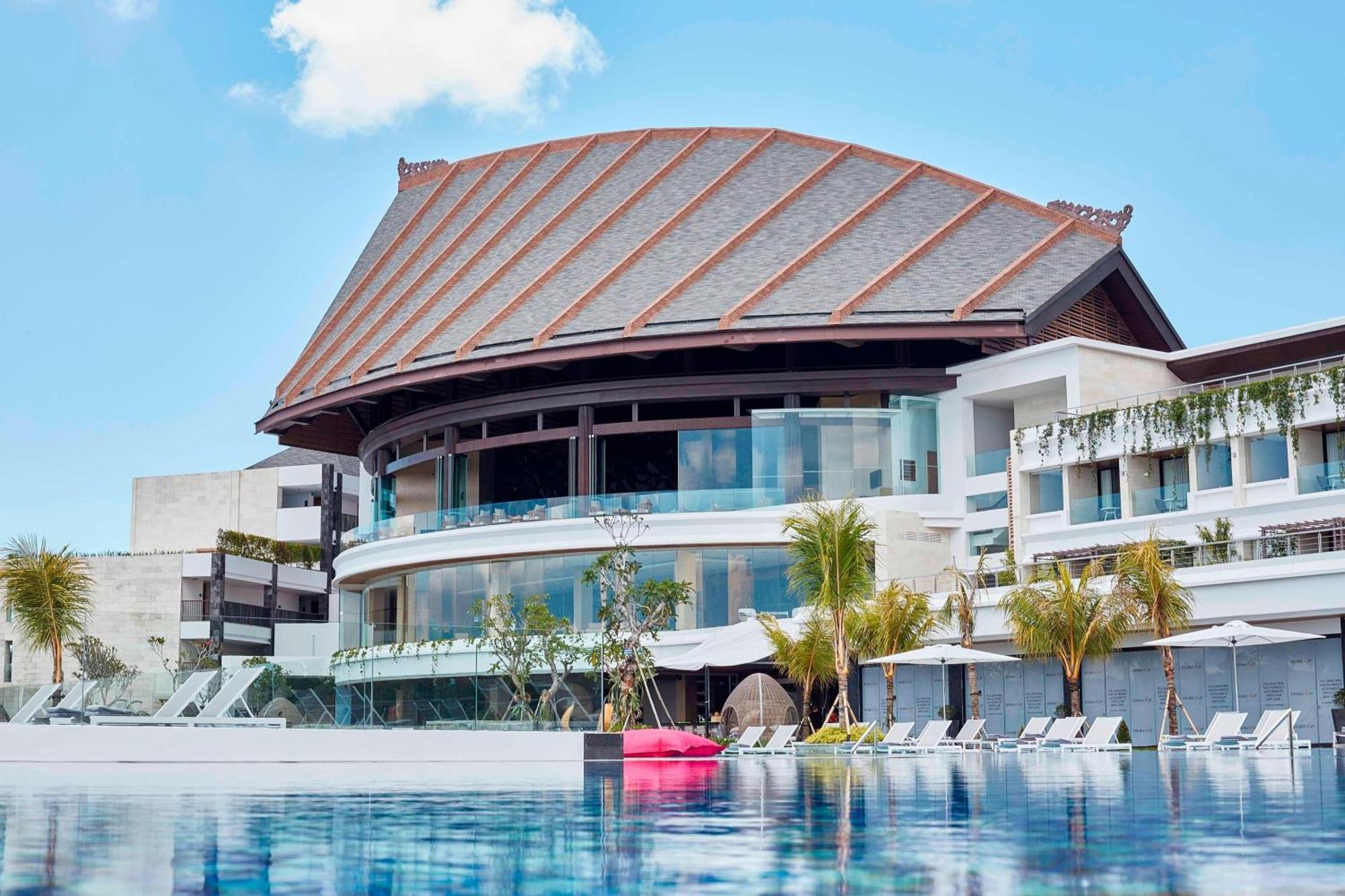 Resort Renaissance Bali Uluwatu Resort & Spa 5*
